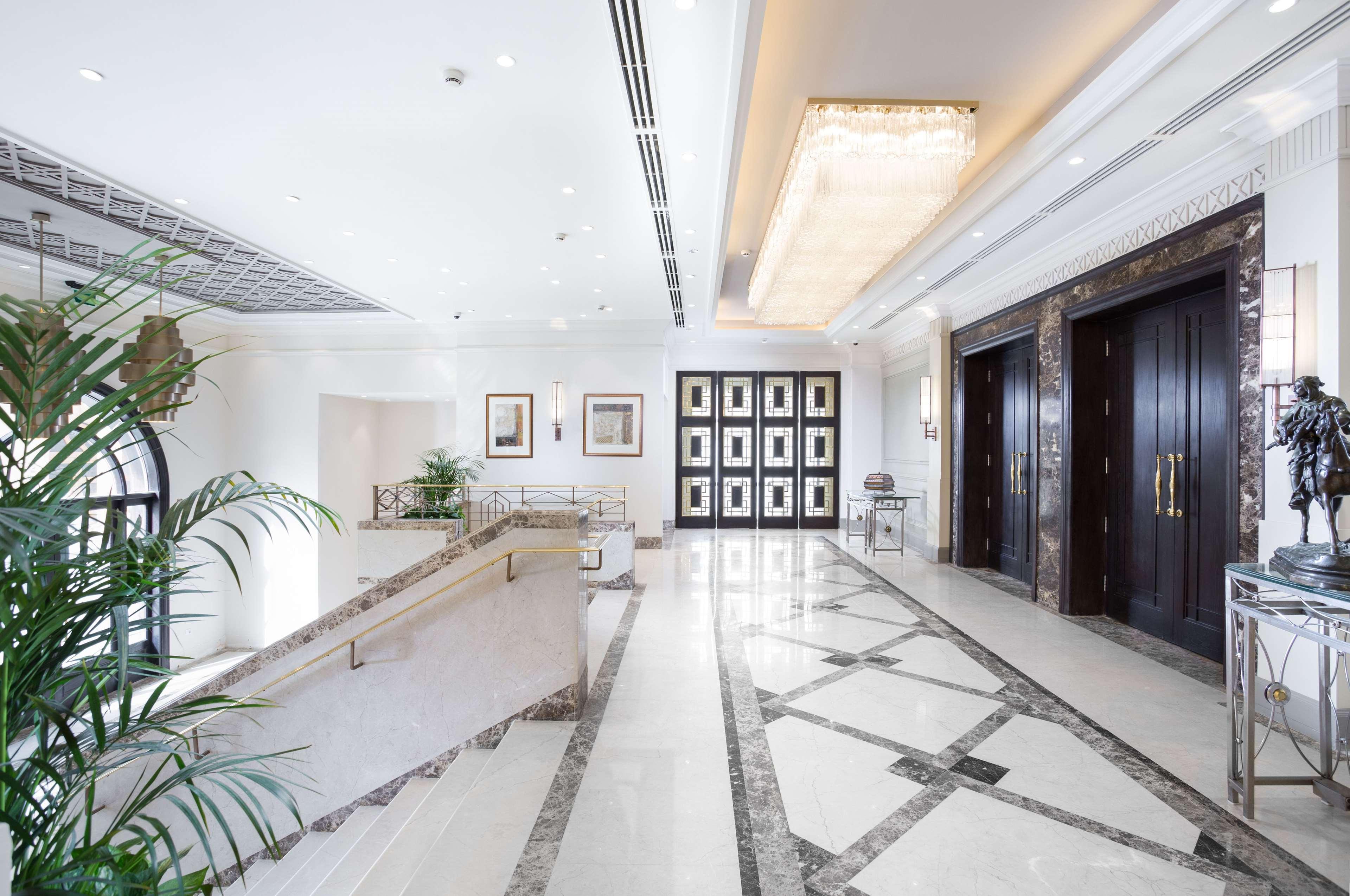 콘코드 엘 살람 호텔 카이로 외부 사진 The lobby of the hotel