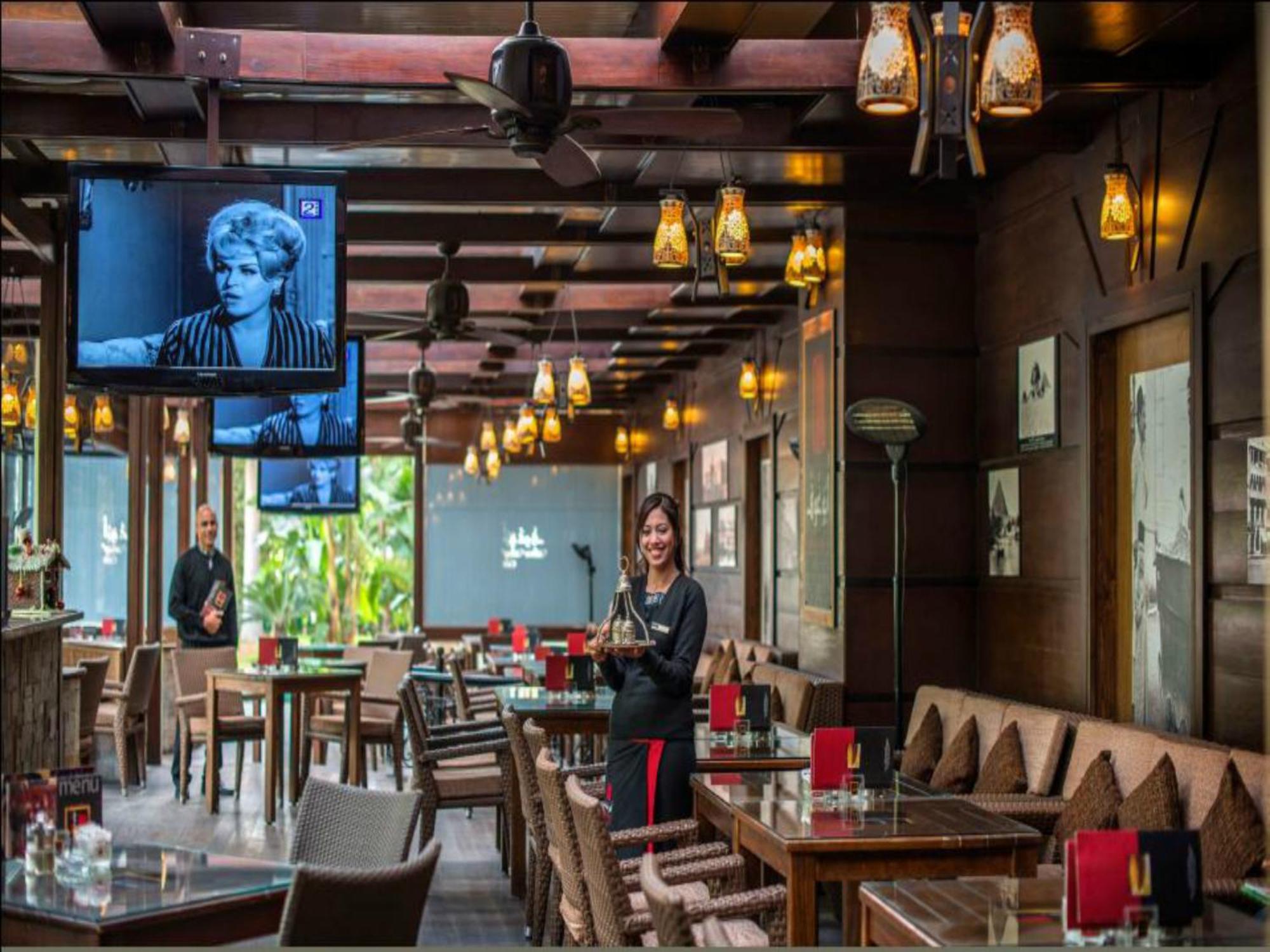 콘코드 엘 살람 호텔 카이로 레스토랑 사진 The interior of a restaurant in Vietnam