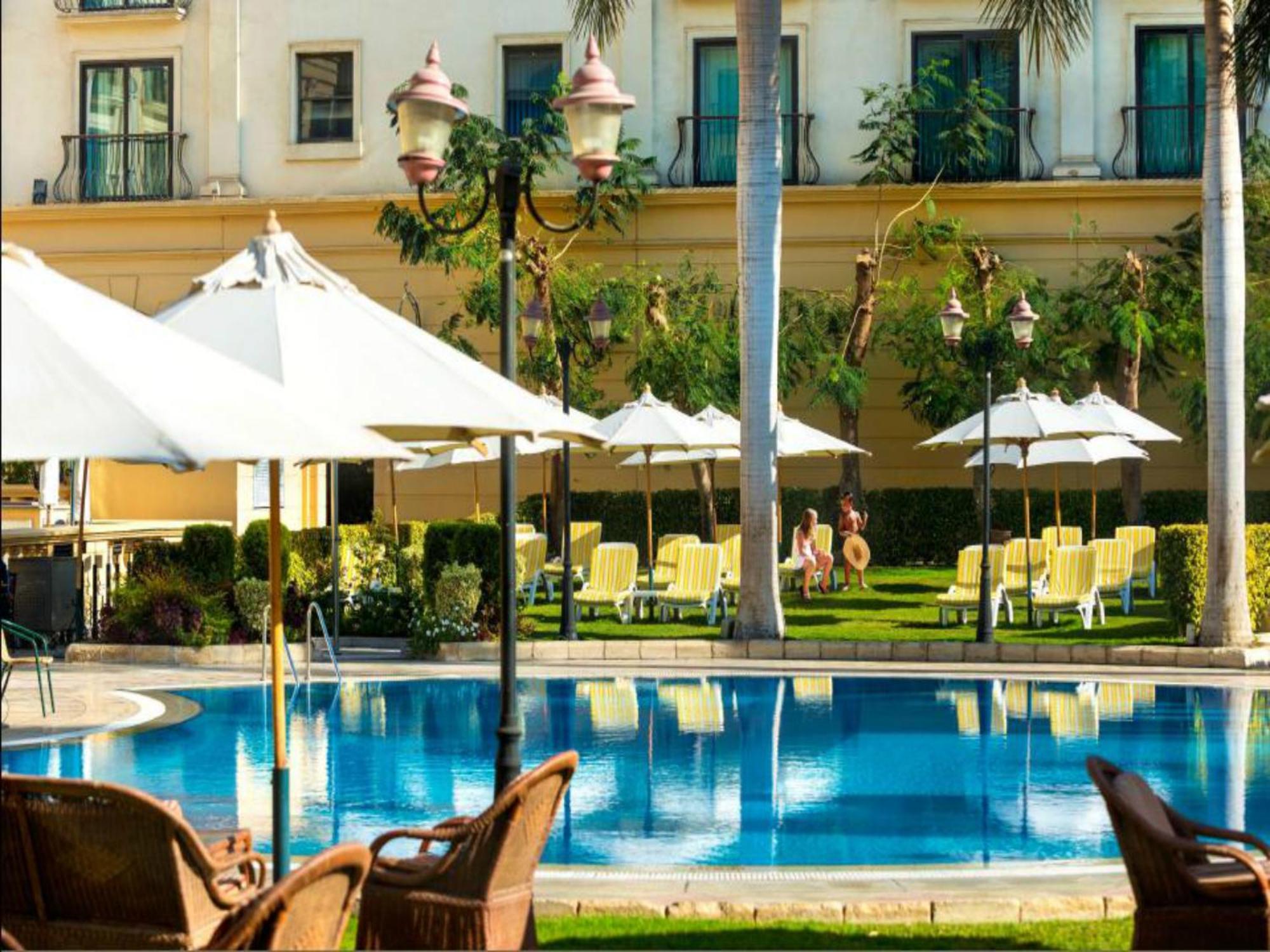 콘코드 엘 살람 호텔 카이로 시설 사진 The pool at the Royal Mirage Hotel